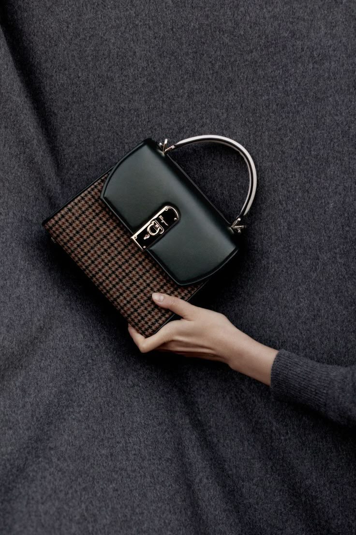 HAND BAG