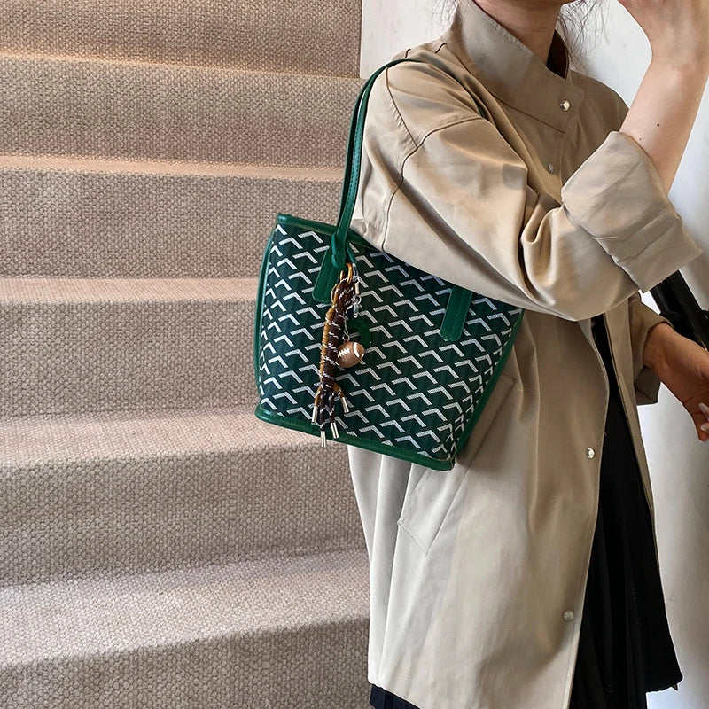 Ladies Tote Bags In Premium Leather, Fashionable Handbag Elegant Classic Style By Famous Brand Designer For Women